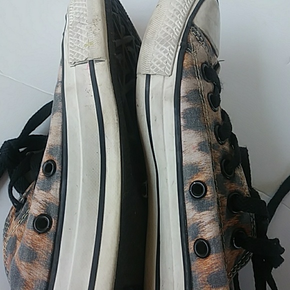 Unisex converse leopard print sneakers - Picture 3 of 7
